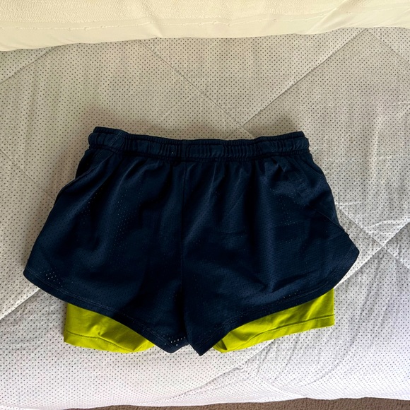 Champion shorts - Picture 2 of 3